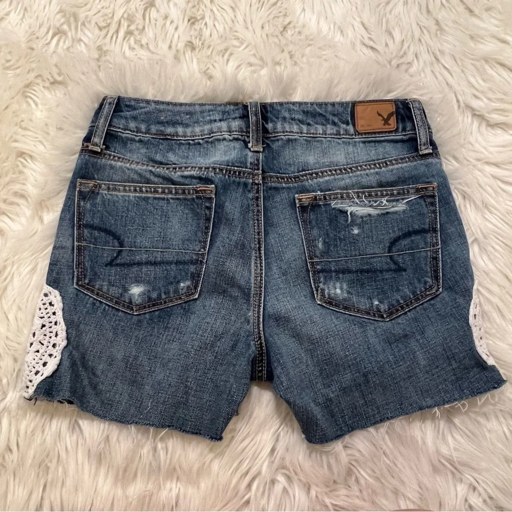 American Eagle Women's Size 0 Regular Boy Crop Denim Shorts Crochet Medium Wash